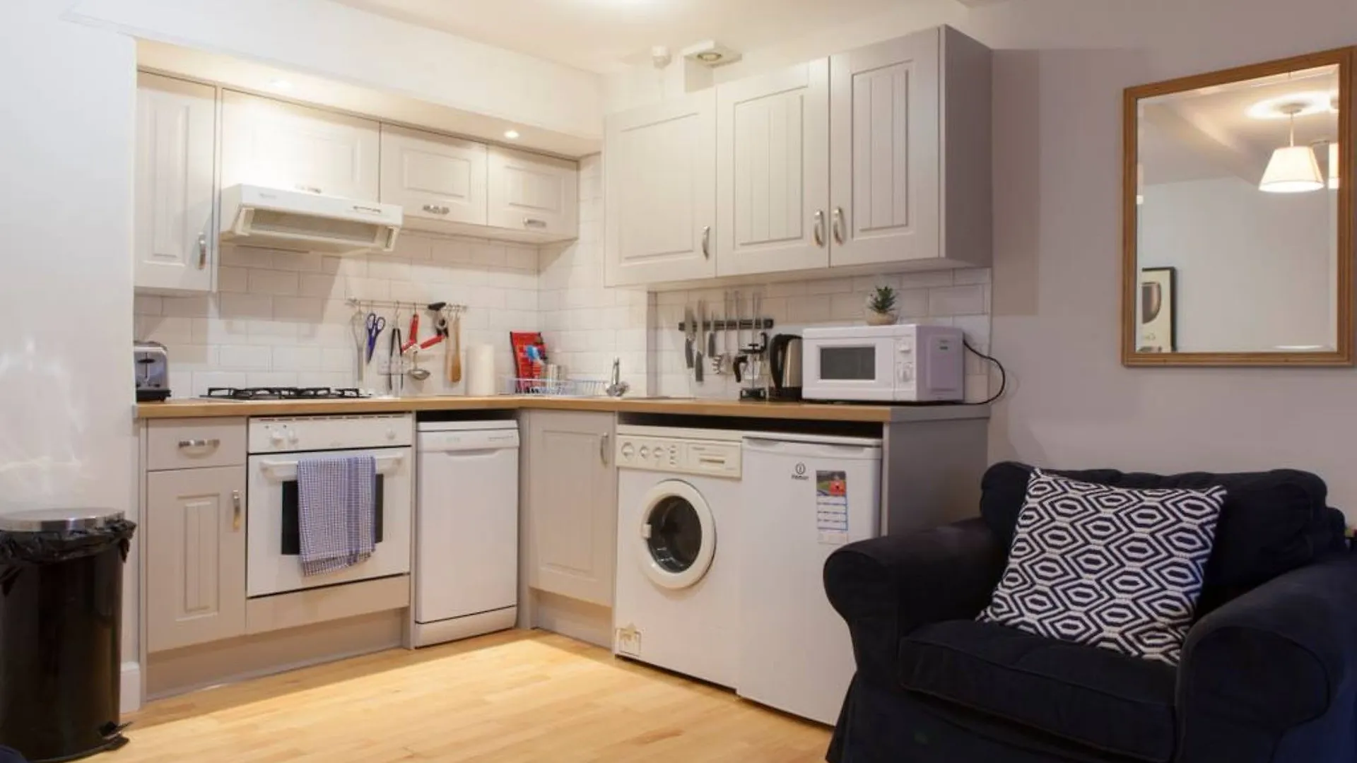 2 Bedroom Flat In West End Sleeps 4 Edinburgh Velká Británie