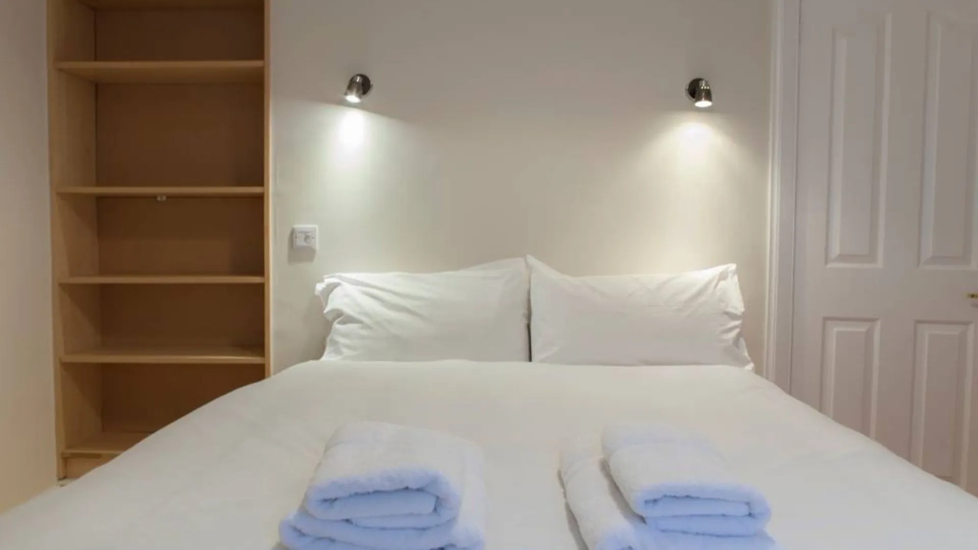 2 Bedroom Flat In West End Sleeps 4 Edinburgh 0*,  Velká Británie